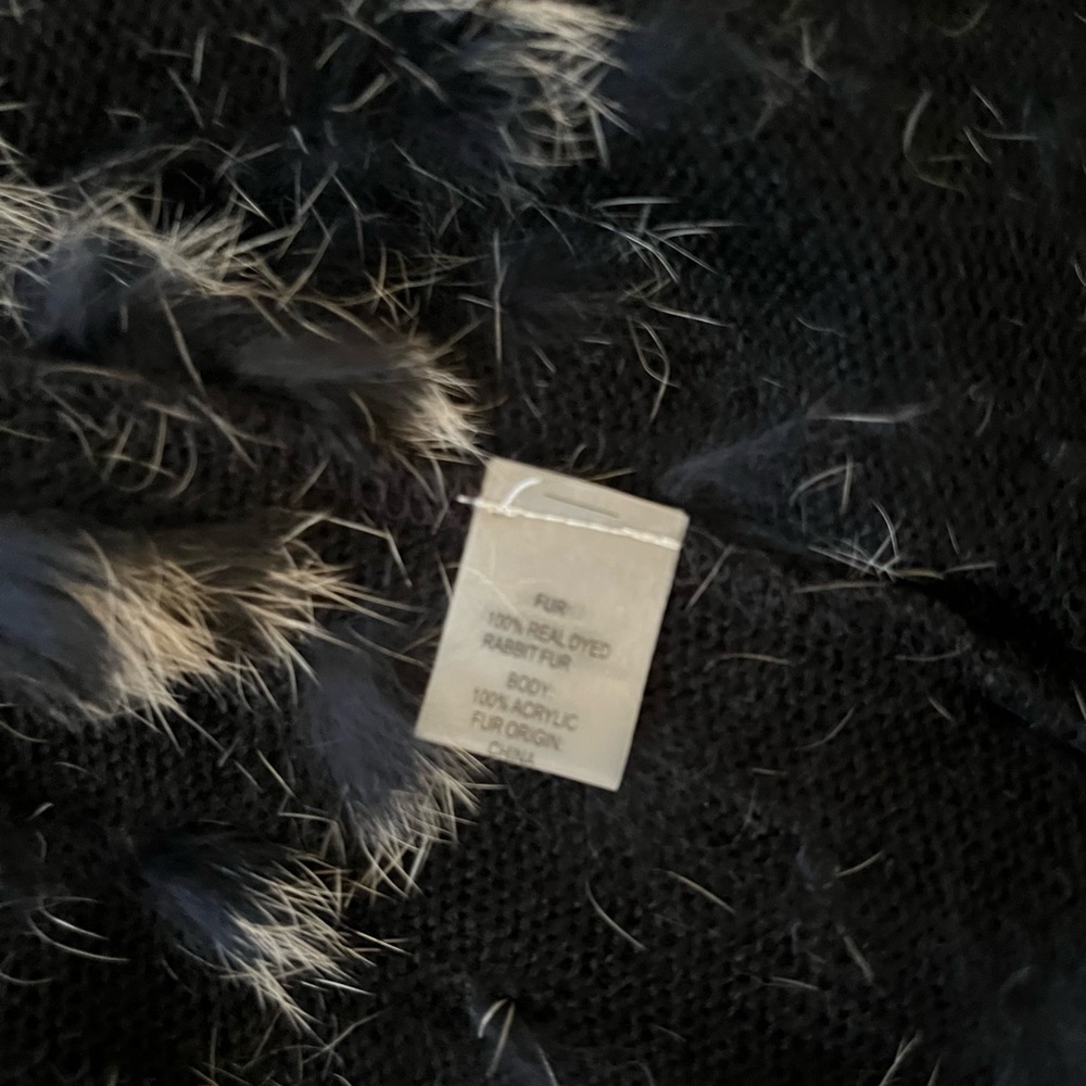 💯 Rabbit Fur Vest in Black and White, Front Hook Clasp - Picture 4 of 7